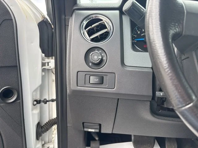 Used 2013 White Ford XLT image 17