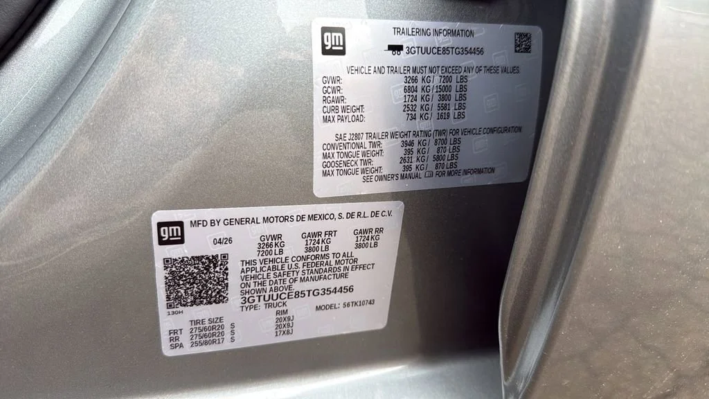New 2026 Sterling Metallic GMC Elevation image 25