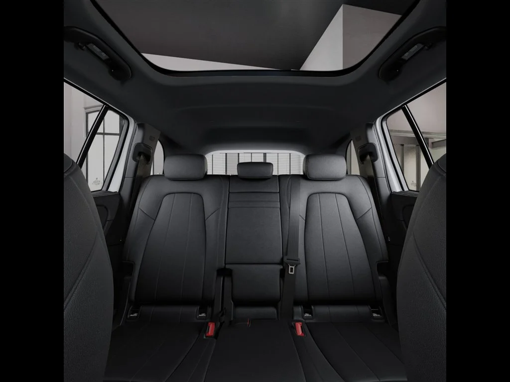 New 2026 Polar White Mercedes-Benz GLB 250 image 91