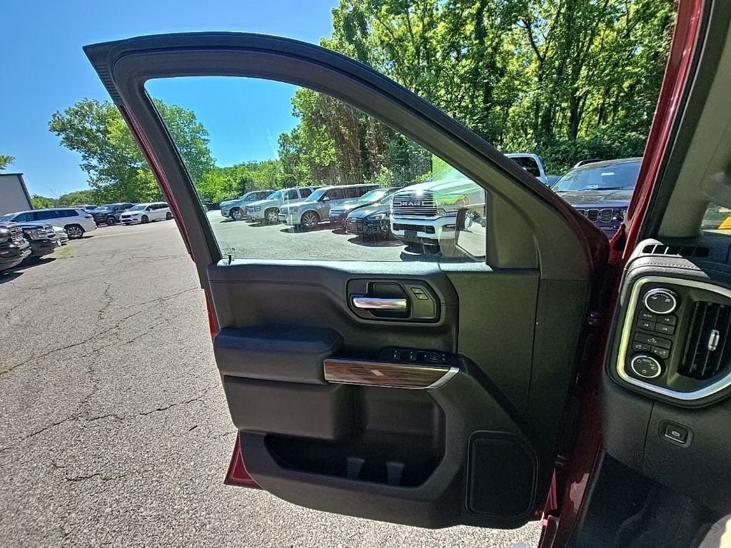 Used 2019 Red Chevrolet LT image 21