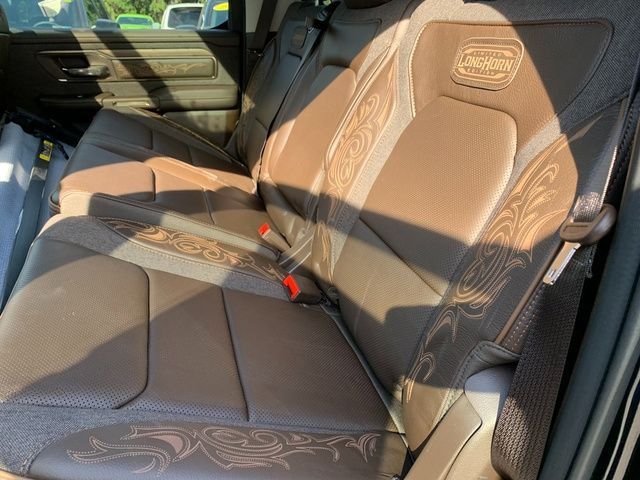 New 2026 Diamond Black Crystal Pearl-Coat Exterior Paint RAM Limited image 12