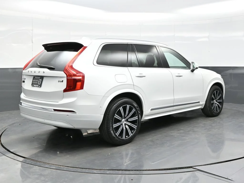 Certified Used 2023 Crystal White Volvo Plus image 7