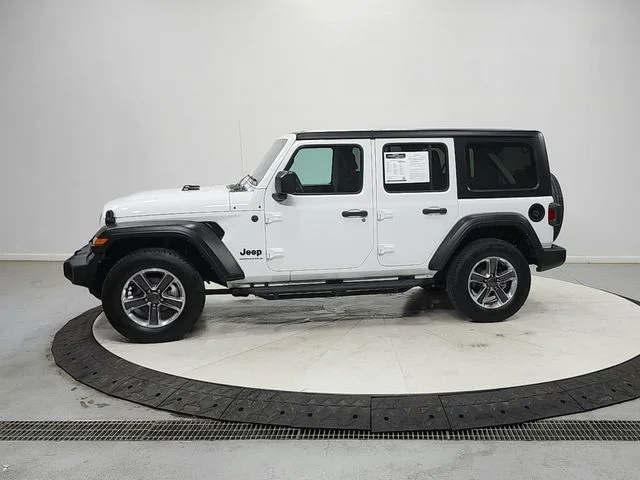 Used 2023 White Jeep Sport image 4