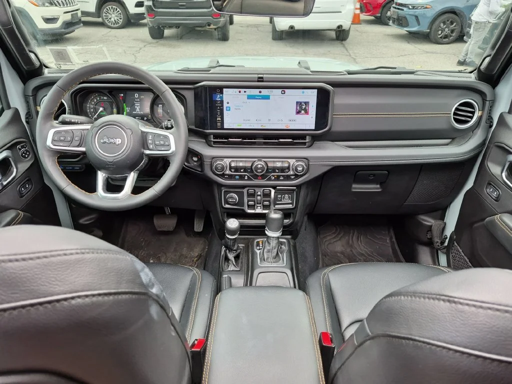 Used 2024  Jeep Sahara 4xe image 22