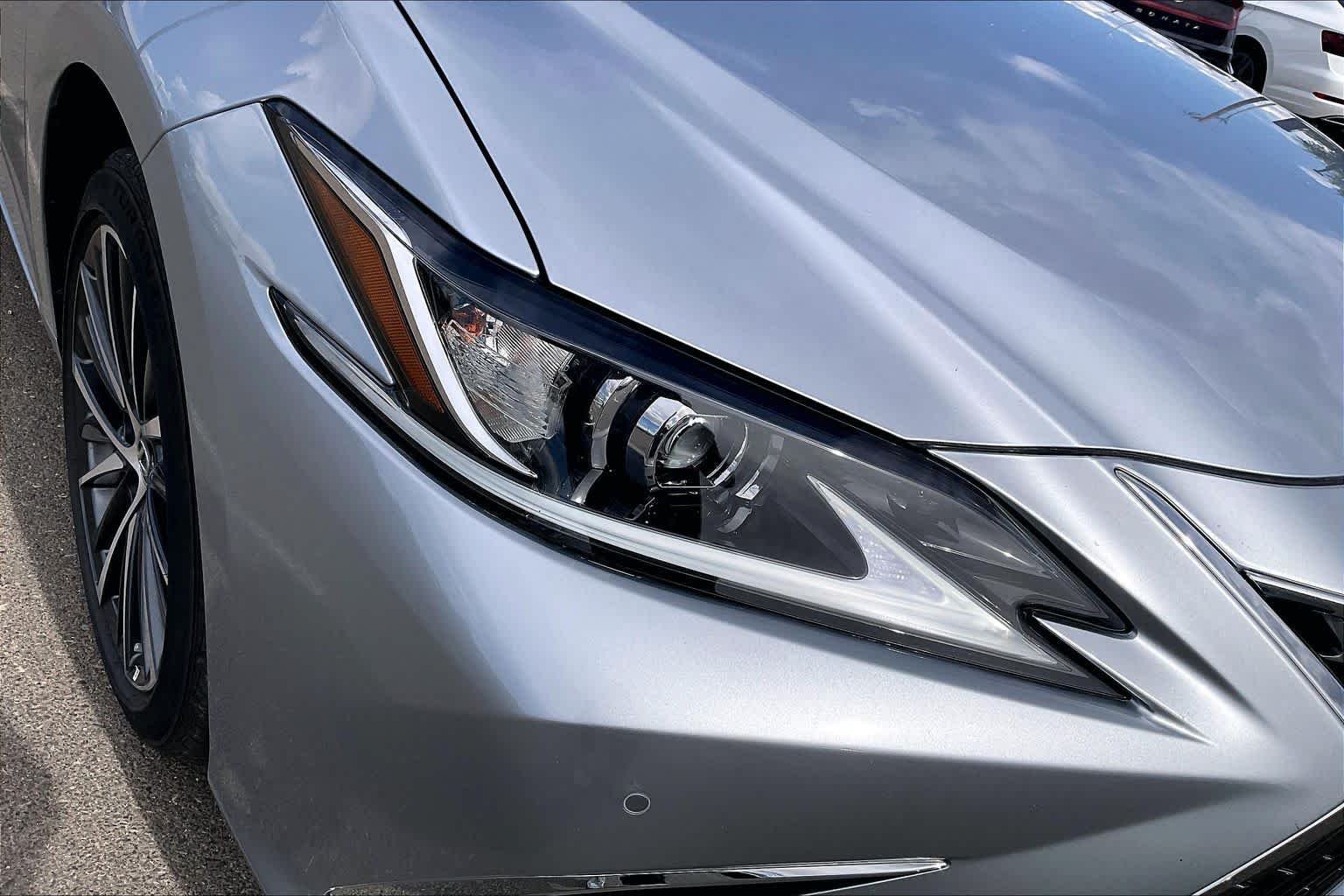 Used 2025 Iridium Lexus  image 27