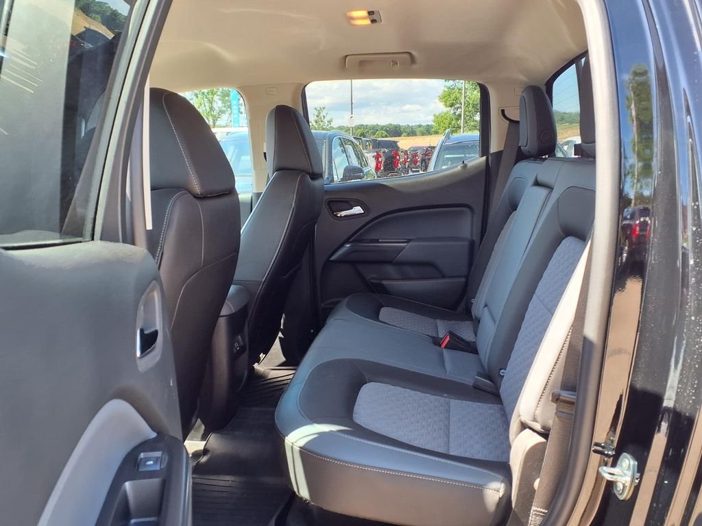 Used 2022 Black Chevrolet Z71 image 13