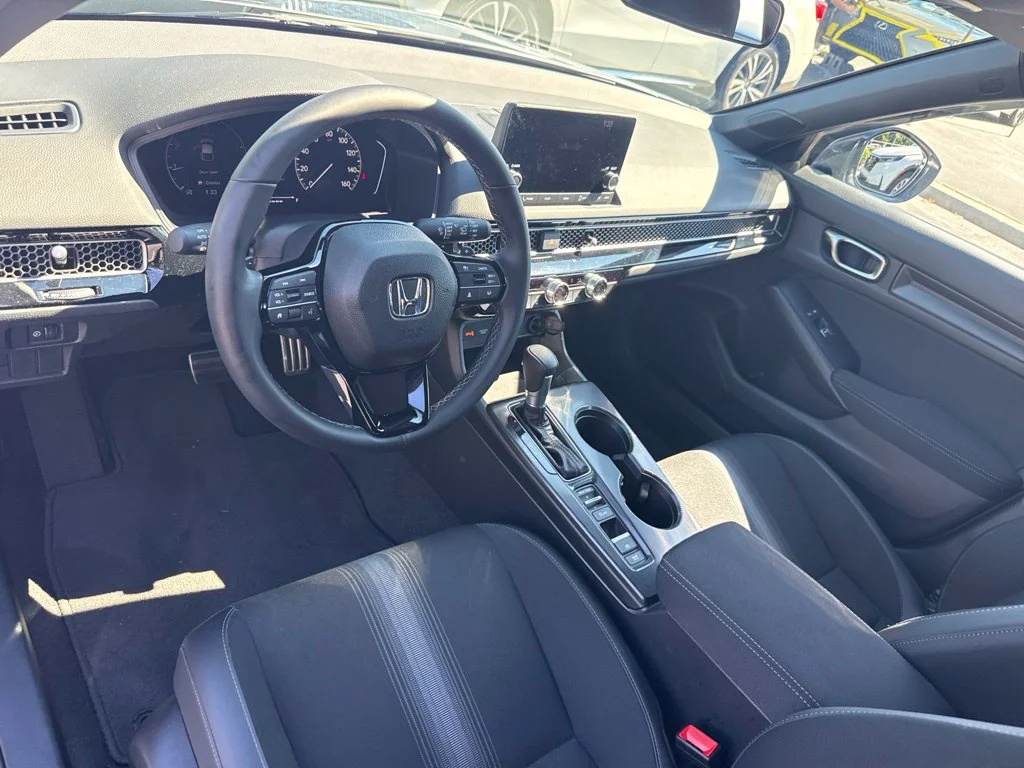 Used 2026 Solar Silver Metallic Honda FWD Sport image 19