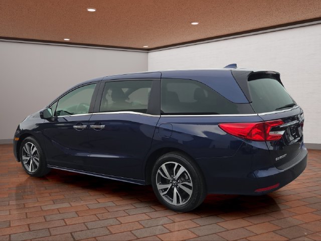 Used 2023 Obsidian Blue Pearl Honda Touring image 31