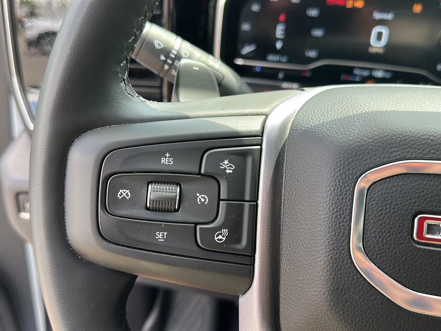 Used 2025 Summit White GMC SLT image 21