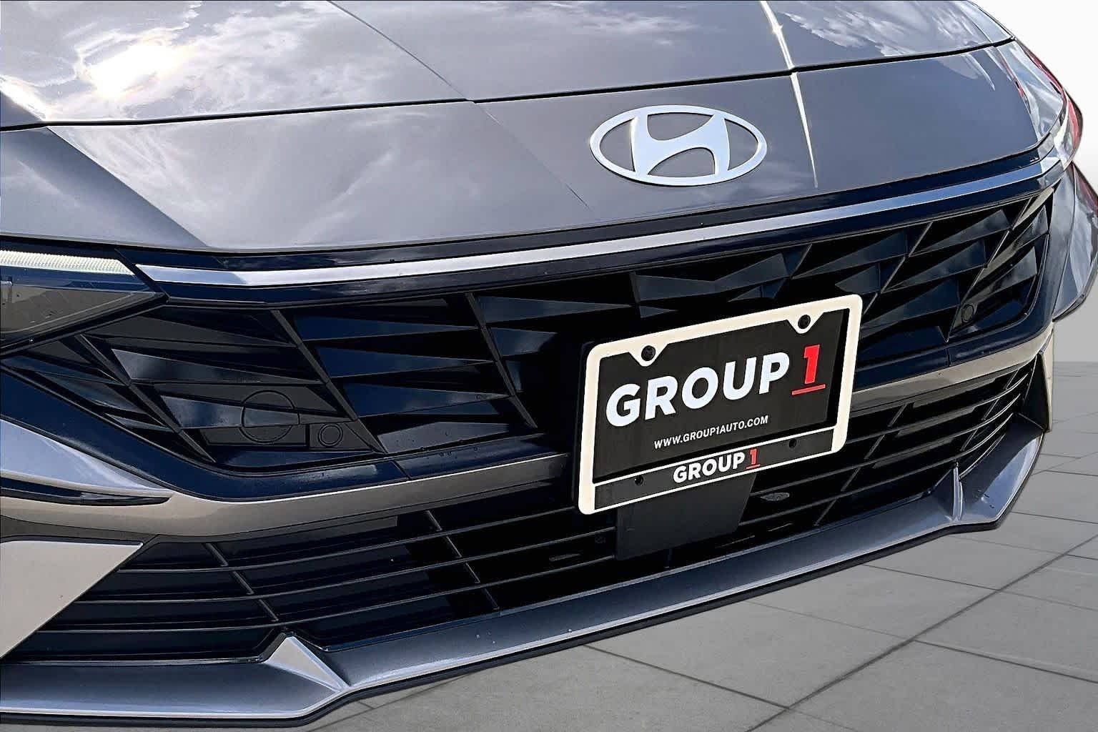 Used 2024 Fluid Metal Hyundai SEL image 29