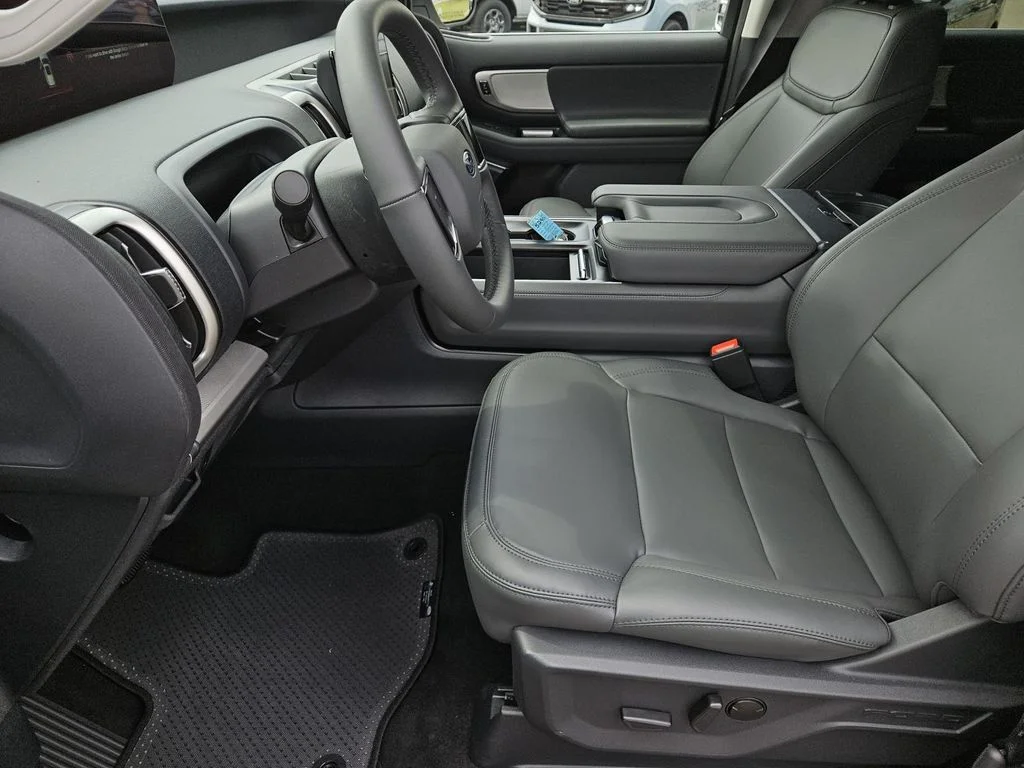 New 2026 Star White Metallic Tri-Coat Ford MAX Active image 23