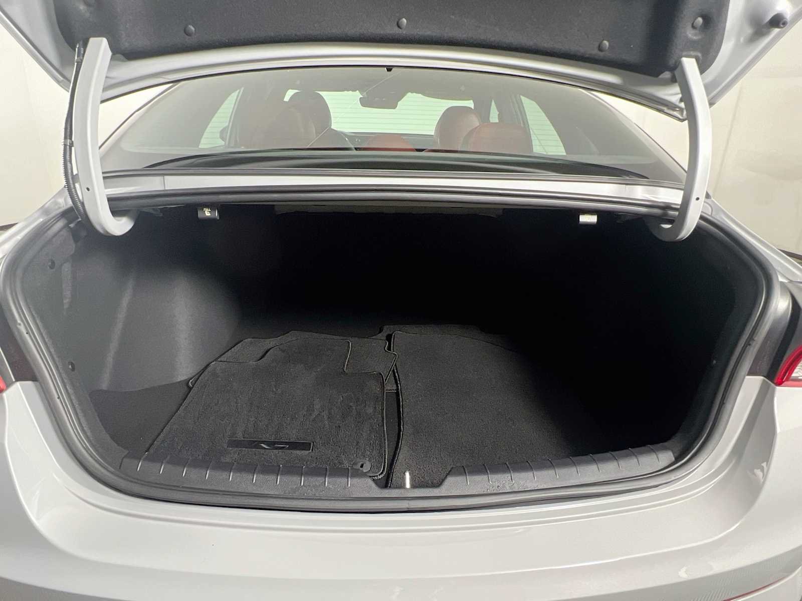 Used 2022 Wolf Gray Kia GT-Line image 27