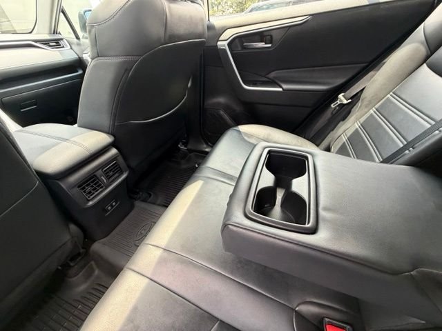 Used 2020 Silver Sky Metallic Toyota XLE Premium image 18