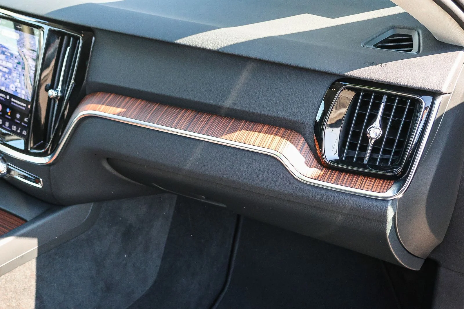 2025 Volvo V60 Cross Country Plus - Photo 18