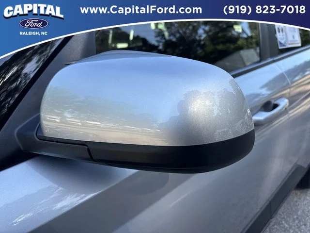 Used 2025 Silver Hyundai SEL image 12