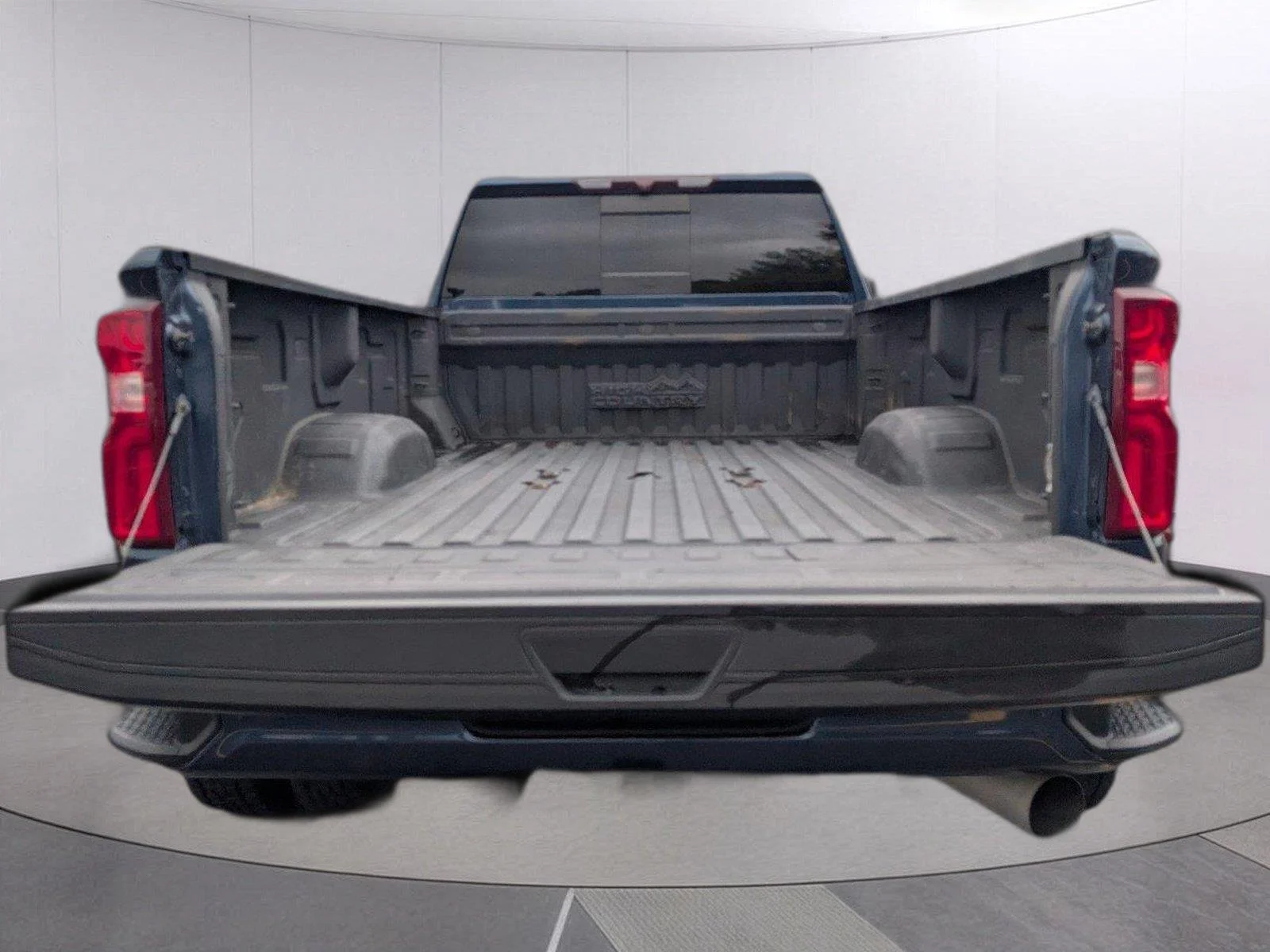Used 2022 NORTHSKY BLUE METALLIC Chevrolet High Country image 5