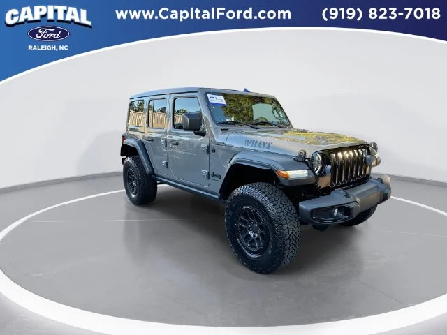 Used 2023 Gray Jeep Sport image 2