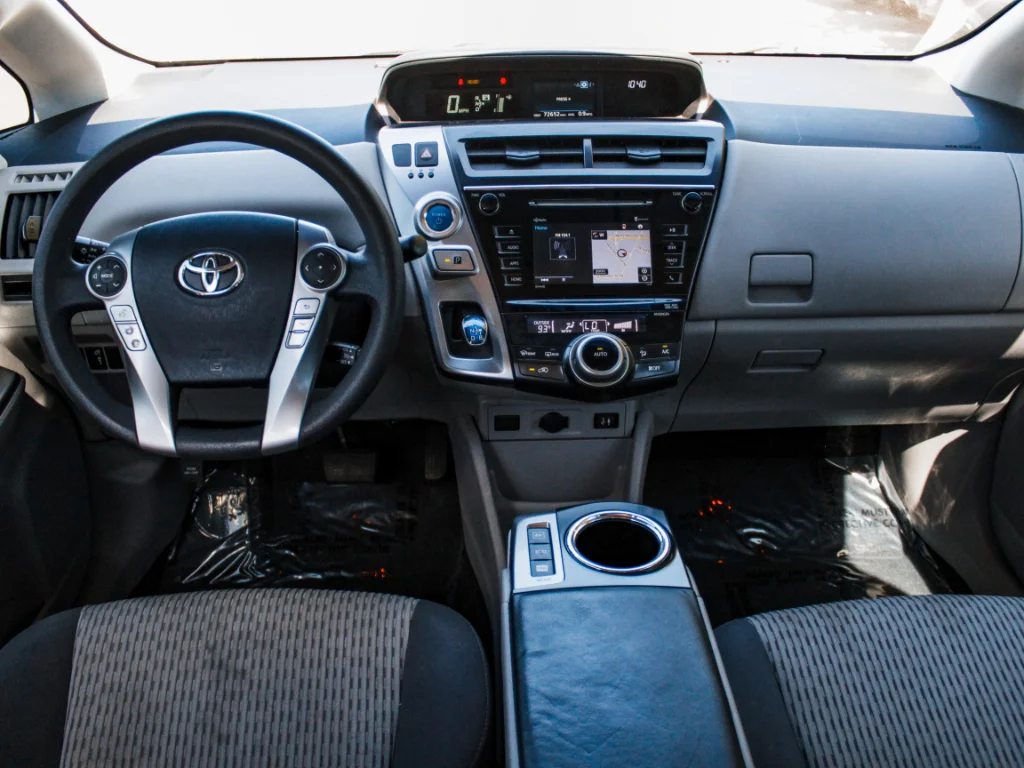 Used 2017 Blizzard Pearl Toyota Three image 25