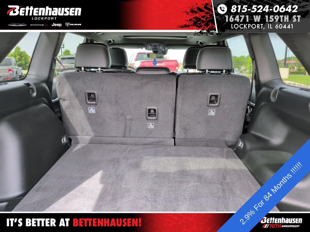 New 2026 Baltic Gray Metallic Clear-Coat Exterior Paint Jeep Altitude image 10