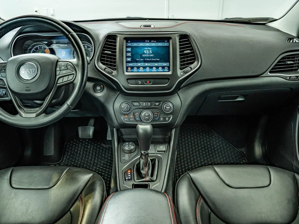 Used 2020 Hydro Blue Pearlcoat Jeep Trailhawk image 30