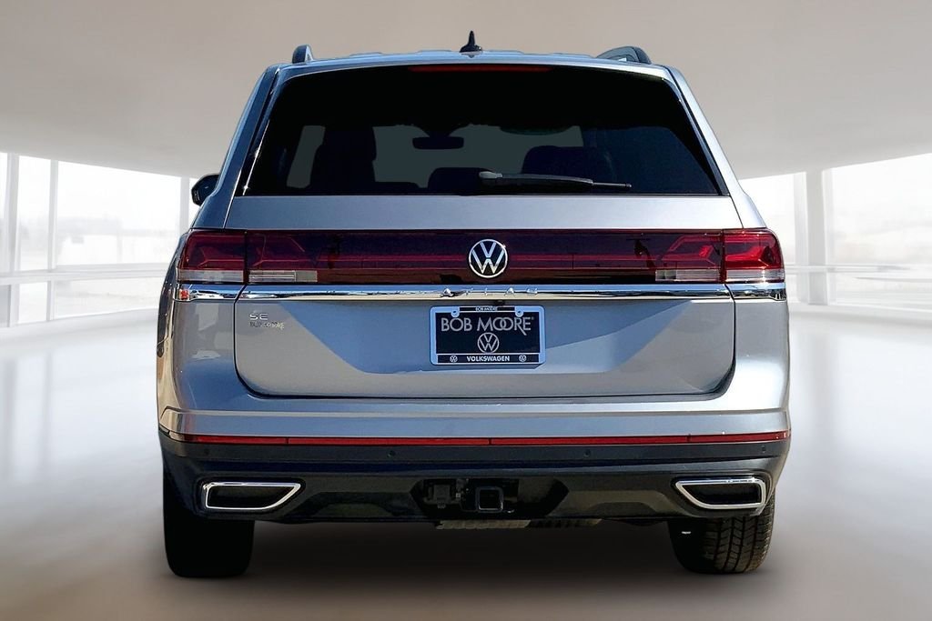 Used 2024 Silver Mist Metallic Volkswagen 2.0T SE w/Technology image 4