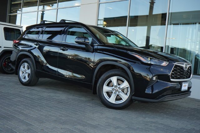 2022 Toyota Highlander LE