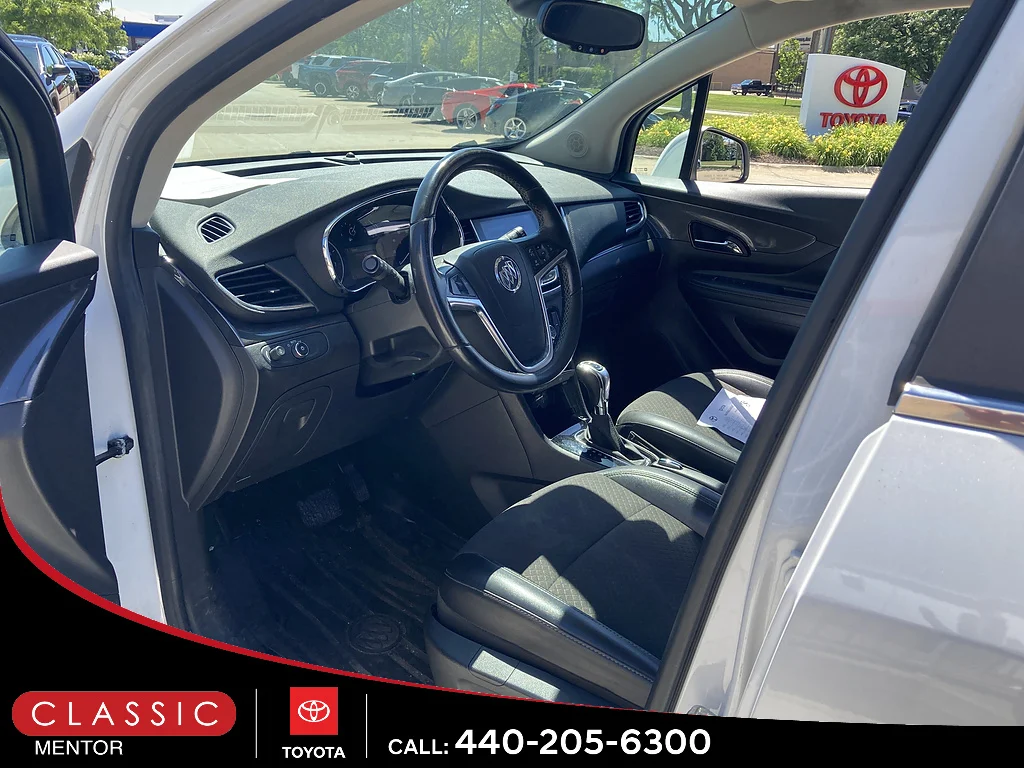 Used 2019 White Frost Tricoat Buick Preferred image 3