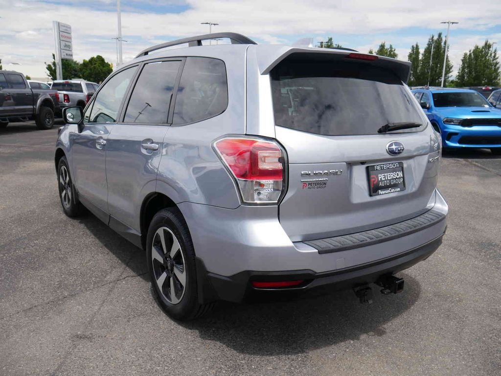 Used 2018 Silver Subaru 2.5i Premium image 17