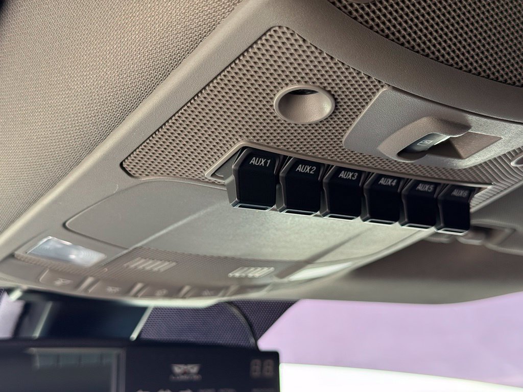 Used 2019 Magnetic Ford Lariat image 9