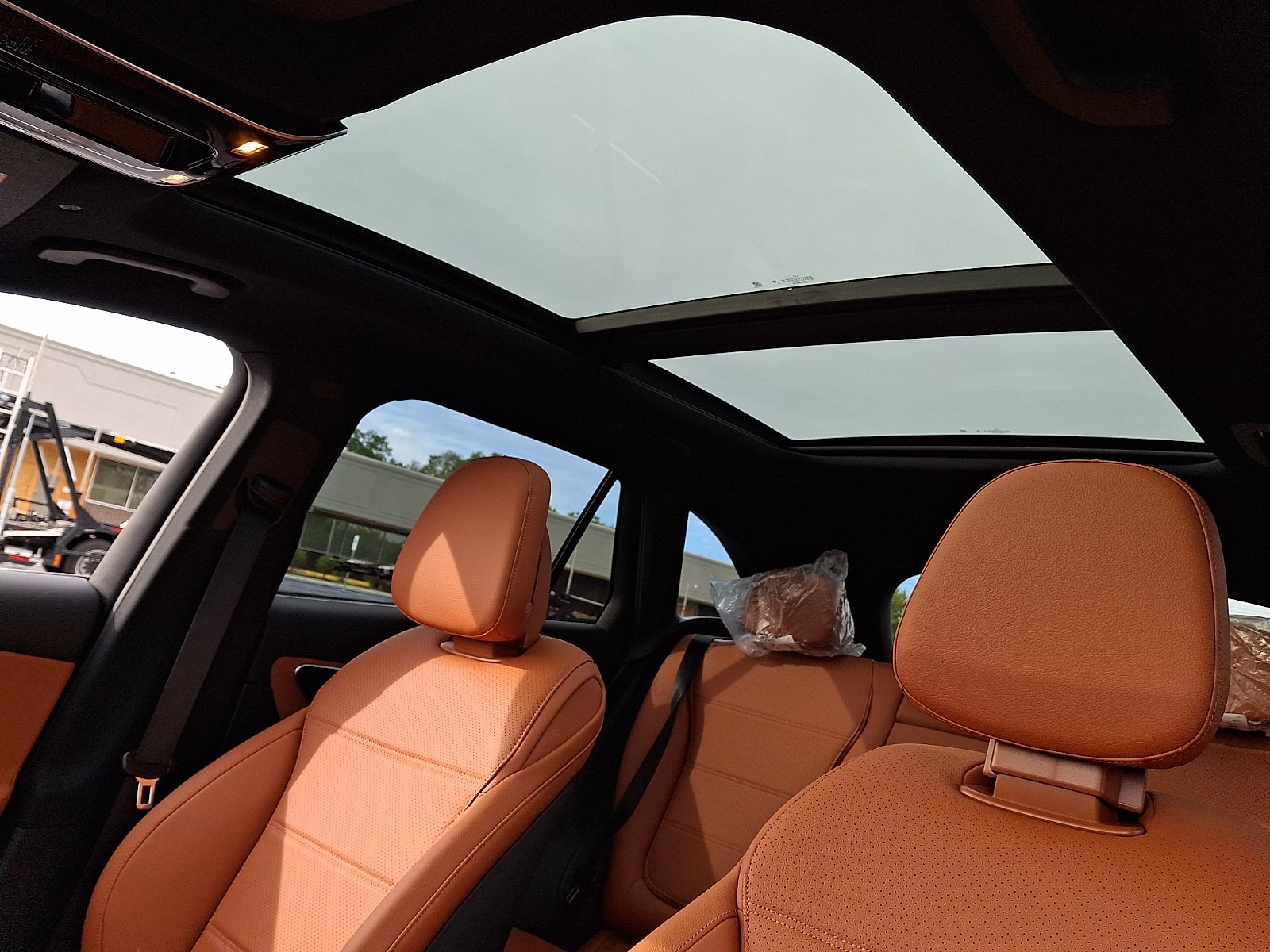 New 2027 Obsidian Black Metallic Mercedes-Benz GLC 300 image 12
