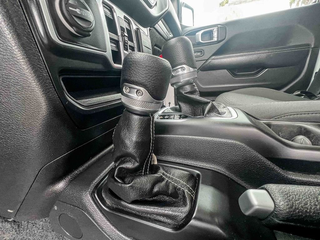 Used 2023 White Jeep Overland image 18