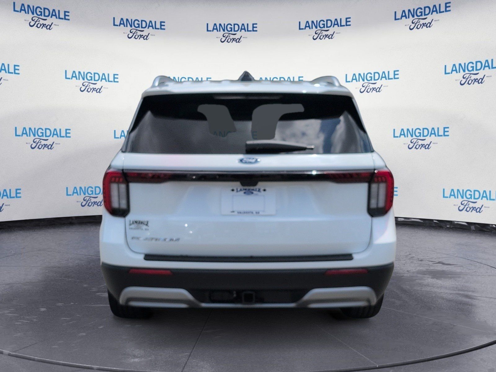New 2026 Star White Metallic Tri-Coat Ford Platinum image 8
