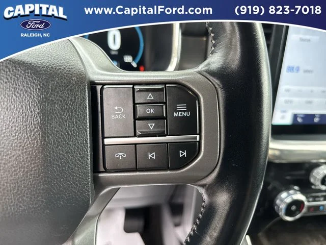 Used 2022 White Ford Lariat image 23