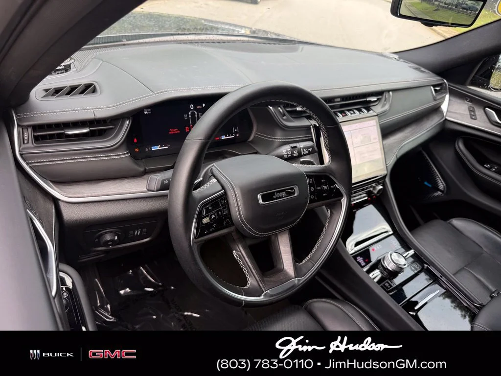 Used 2021 Gray Jeep Overland 4x4 image 4