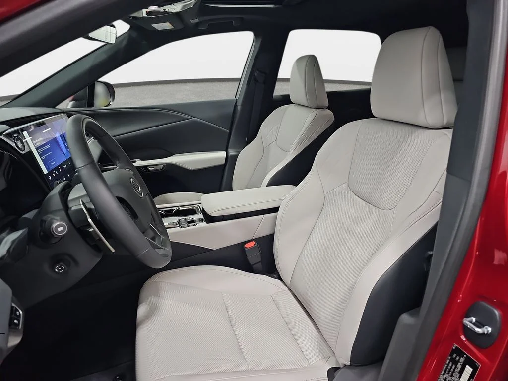 New 2026 Matador Red Mica Lexus PREMIUM image 14