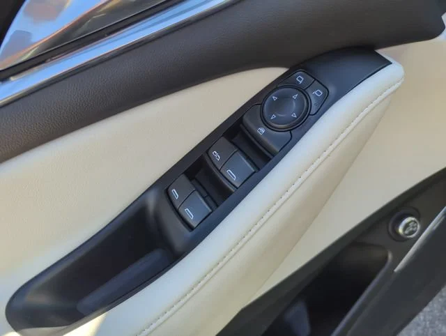 Used 2023 Includes Spectra Gray lower exterior accent color.) Buick Essence image 21