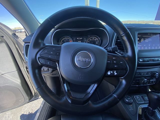 Used 2021 Silver Jeep Altitude 4x4 image 14
