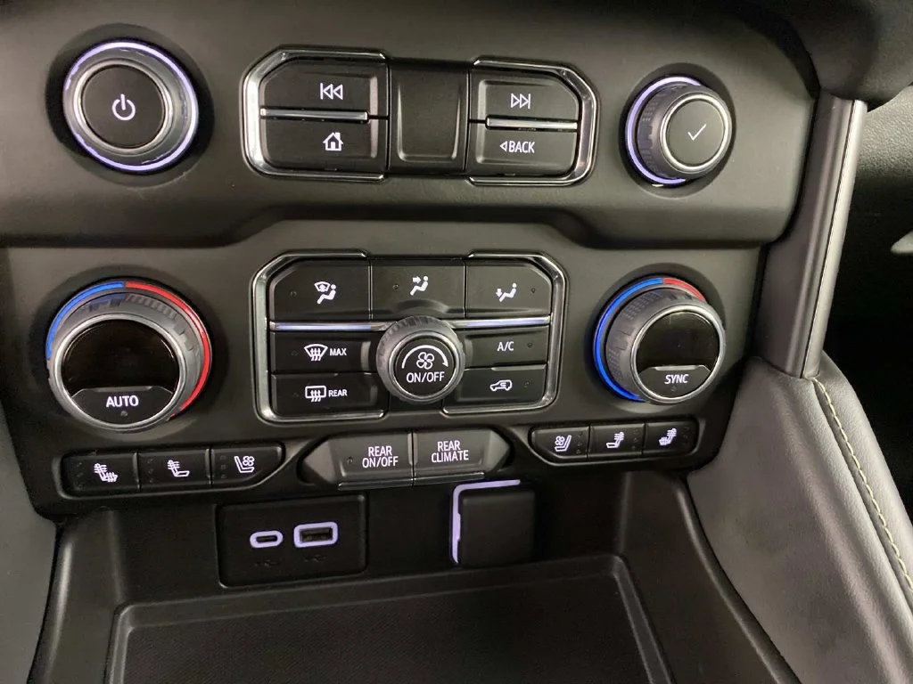 Used 2023 Ash Chevrolet Premier image 20