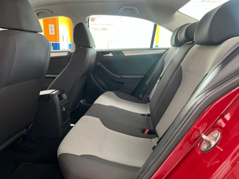 Used 2018  Volkswagen 1.4T S image 15