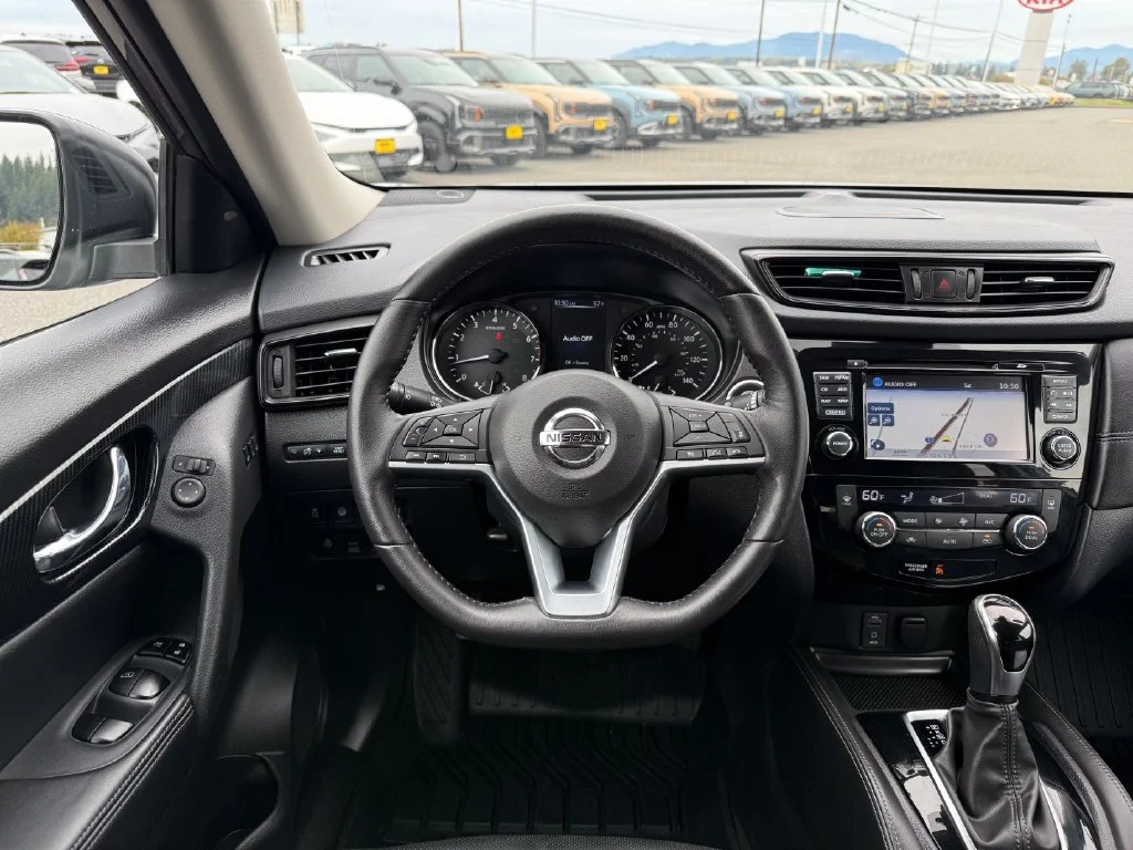 Used 2017 Gun Metallic Nissan SL image 23
