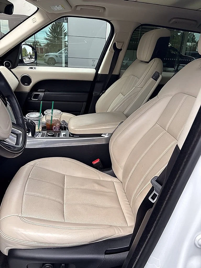 Used 2021  Land Rover HSE Silver Edition image 5