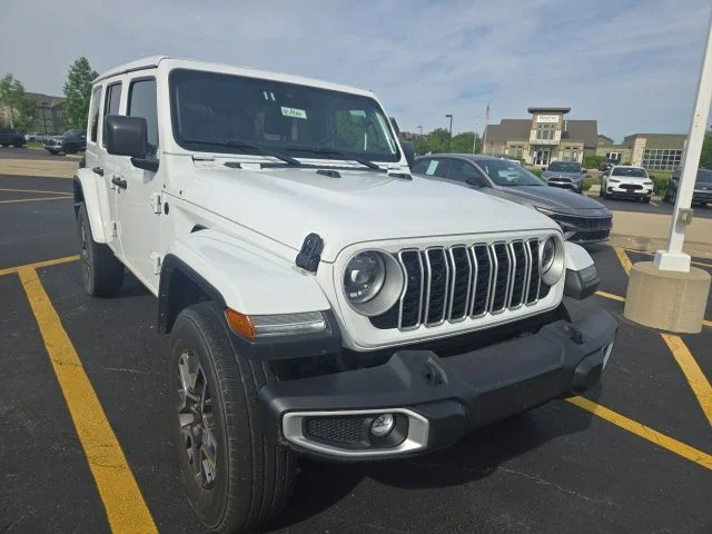 2025 Jeep Wrangler Sahara's photo