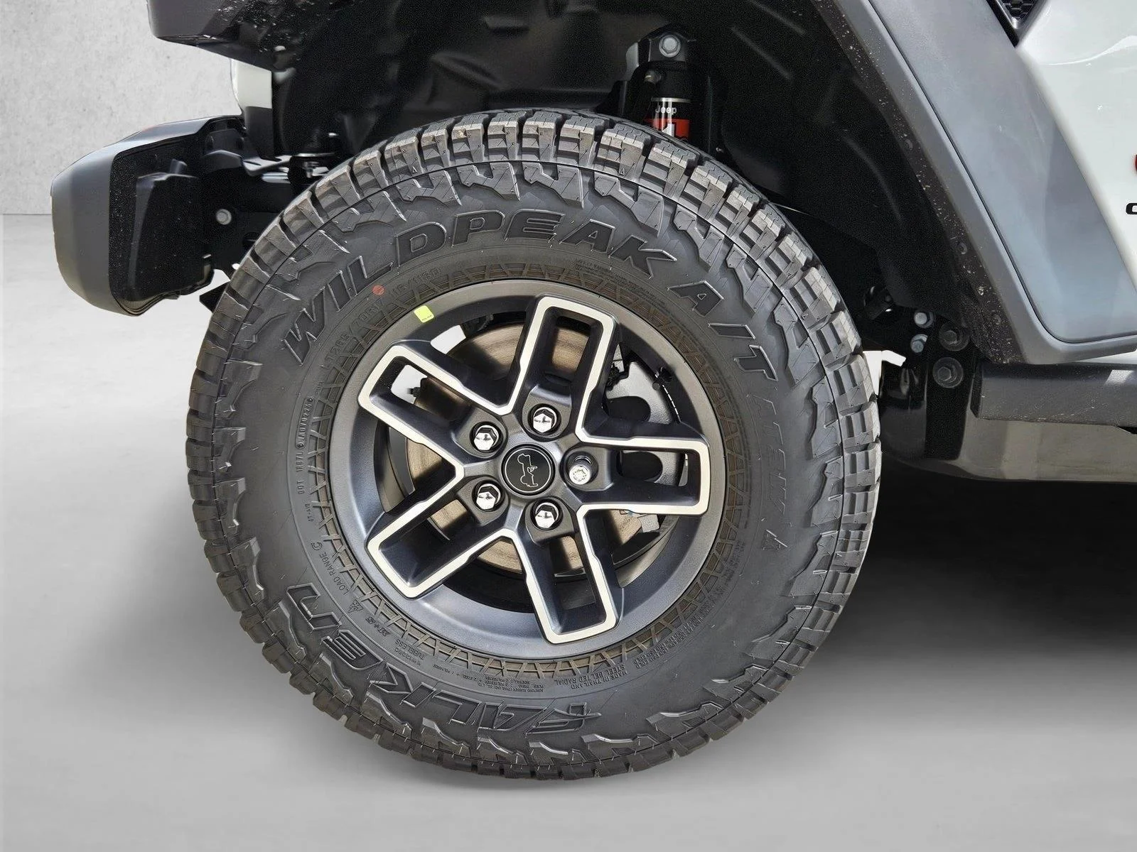 New 2026 Bright White Clear-Coat Exterior Paint Jeep Mojave image 10