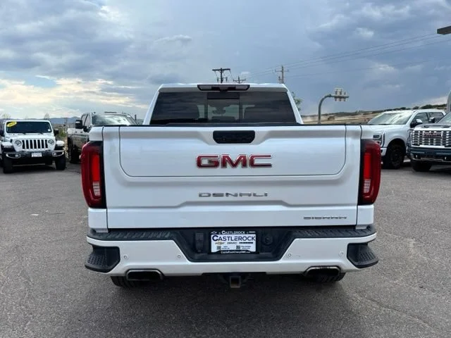 Used 2021 White GMC Denali image 4