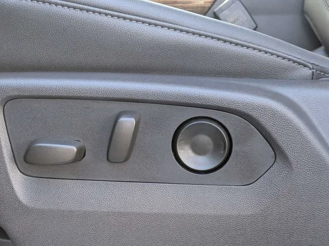 New 2026 Sterling Metallic GMC Elevation image 20