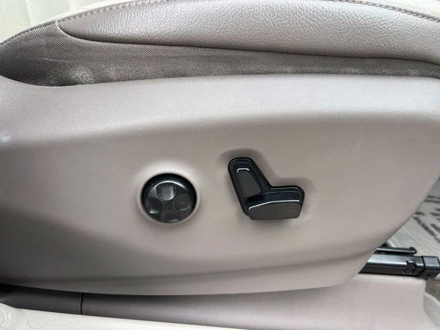 Used 2018 Blue Chrysler Touring L Plus image 30