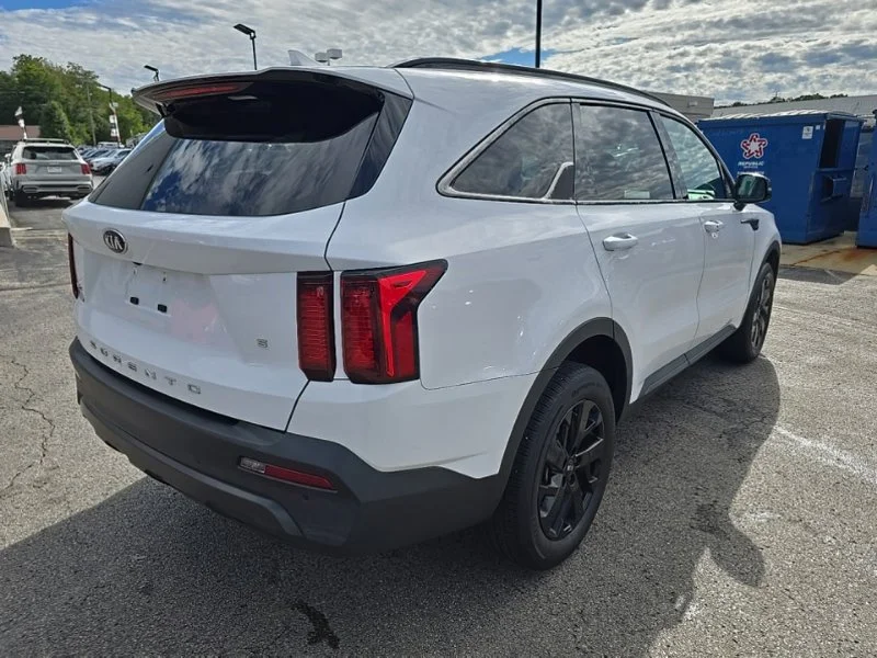 Used 2021 White Kia S image 8
