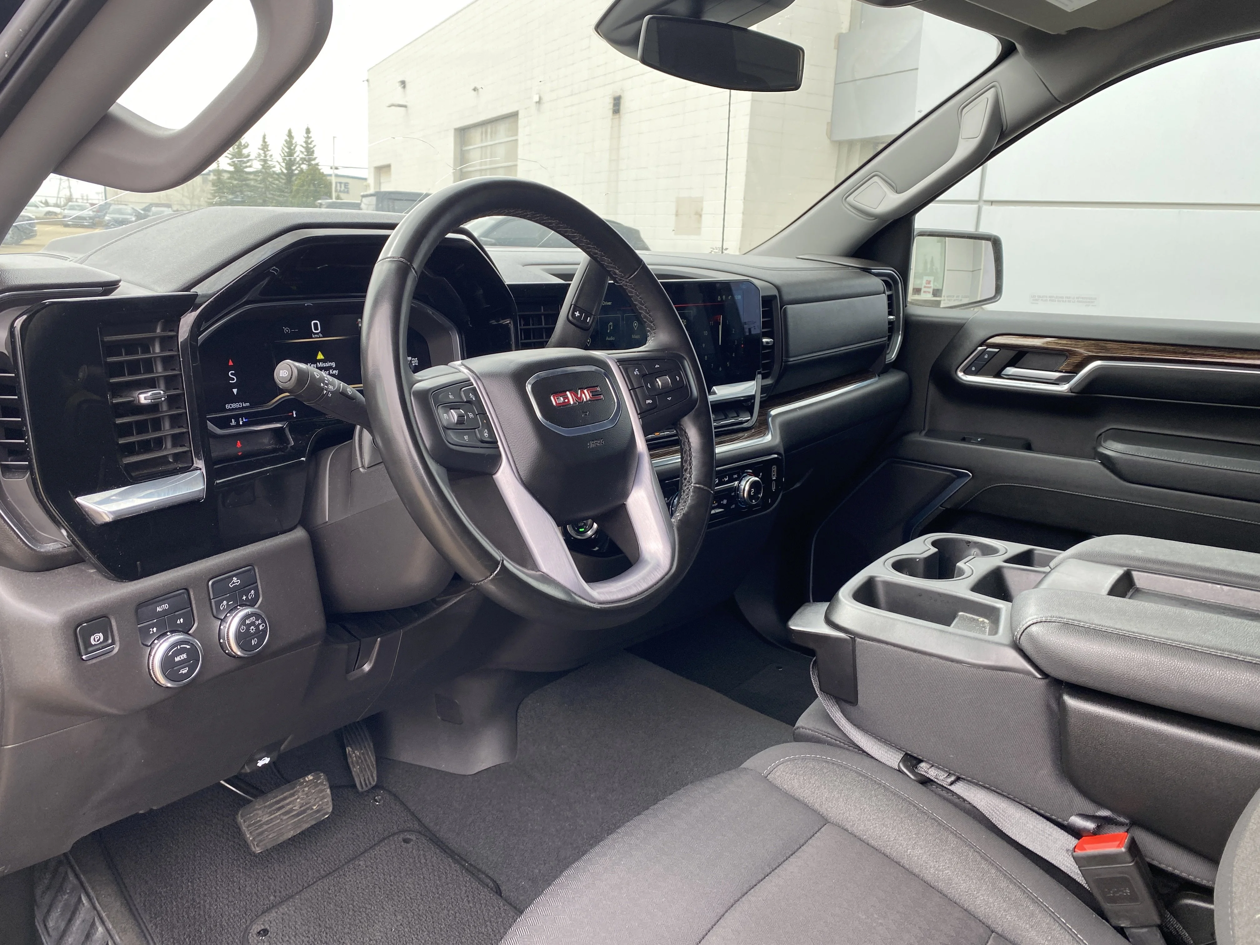 Used 2024 Black GMC Crew Cab Elevation * 6 PASSENGER * DUAL CLIMATE * RADAR CRUISE * image 9