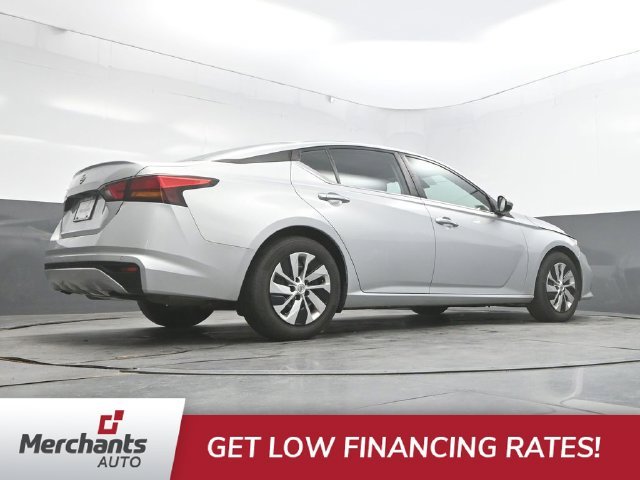 Used 2022 Silver Nissan 2.5 S image 43