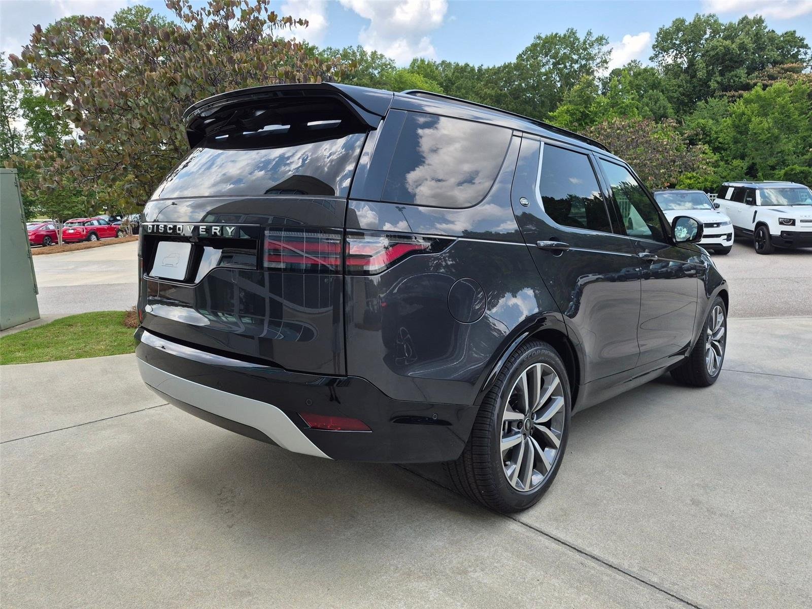 New 2026 Carpathian Grey Premium Metallic Land Rover Gemini Edition image 5